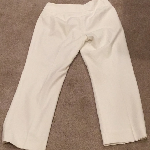 White Capri/ Crop pants - Picture 3 of 7